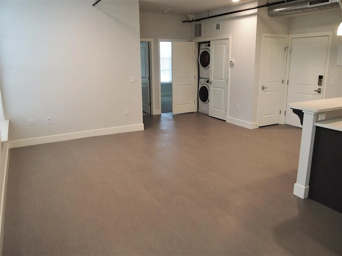 2 bed, $1,825 — Photo 2