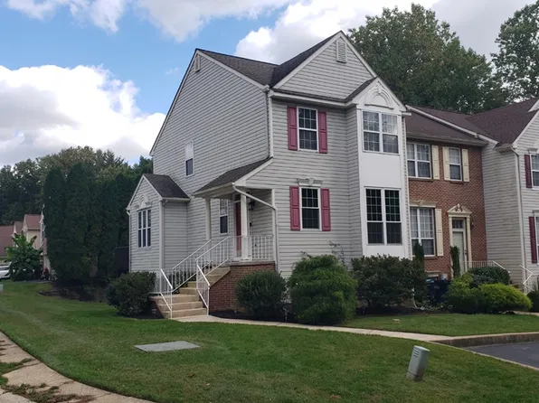 469 Woodstock Ln, Wilmington, DE 19808