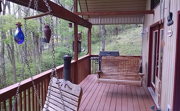 4th image of 783 Mountain View Dr
