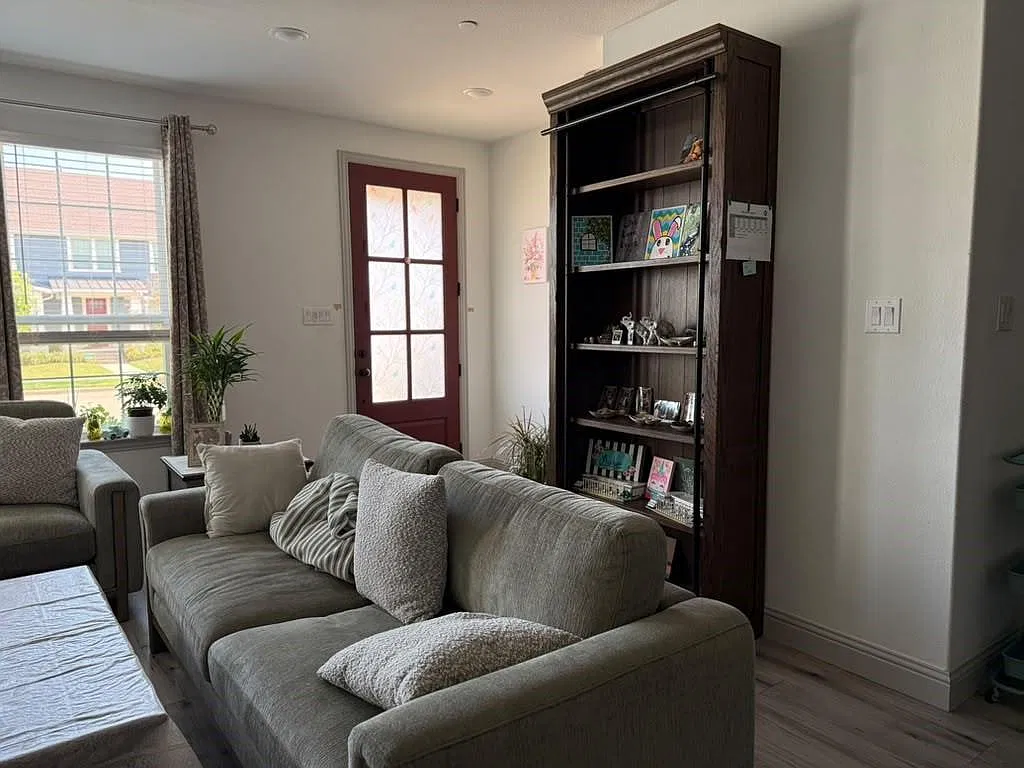 3 bed, 2.5 bath, 2000 sqft, $2,900 — Photo 4