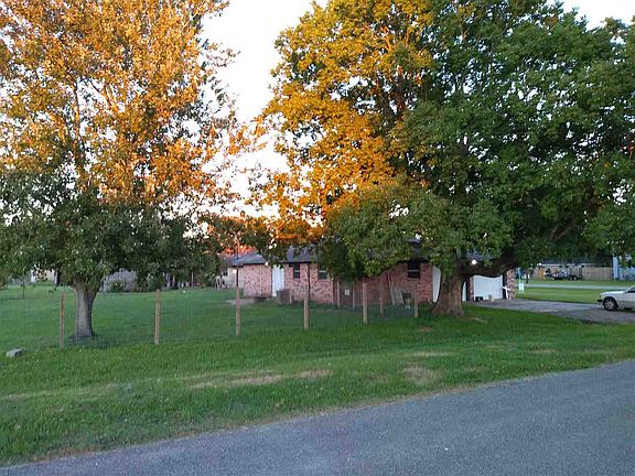 2nd image of 140 Jerry Dr