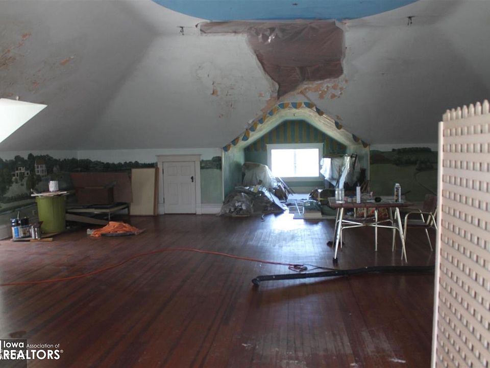 29th image of 1412 State St