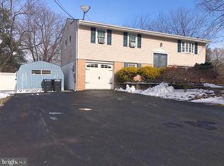 1337 Meadow Ln, Perkasie, PA 18944