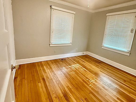 5th image of 110 Brainerd Ave
