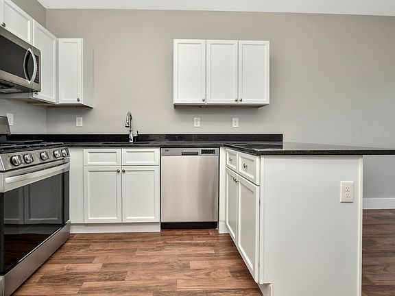 3rd image of 1903 Columbus Ave