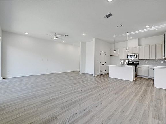 4th image of 2305 Century Tree Cv