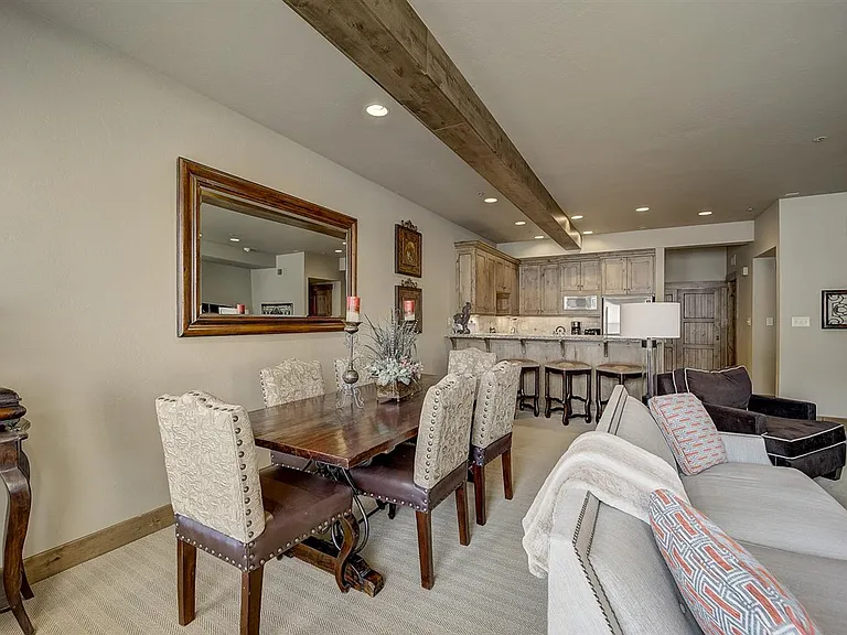 7580 Royal St E #21 — Photo 6