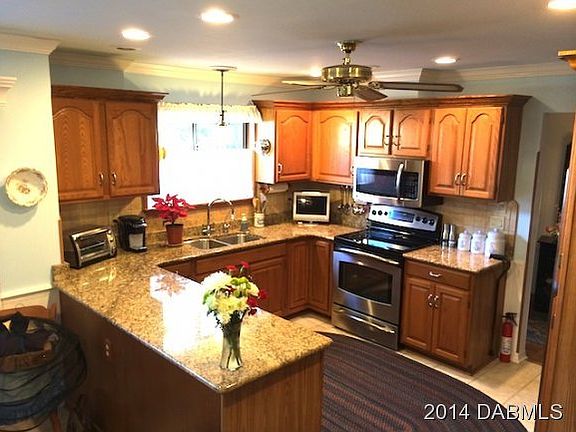 3rd image of 161 Deer Lake Cir