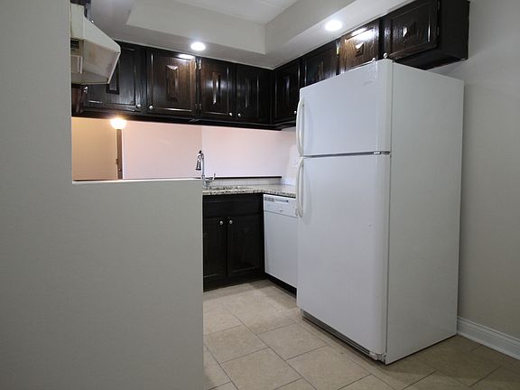 4th image of 13622 Royal Ct APT 820