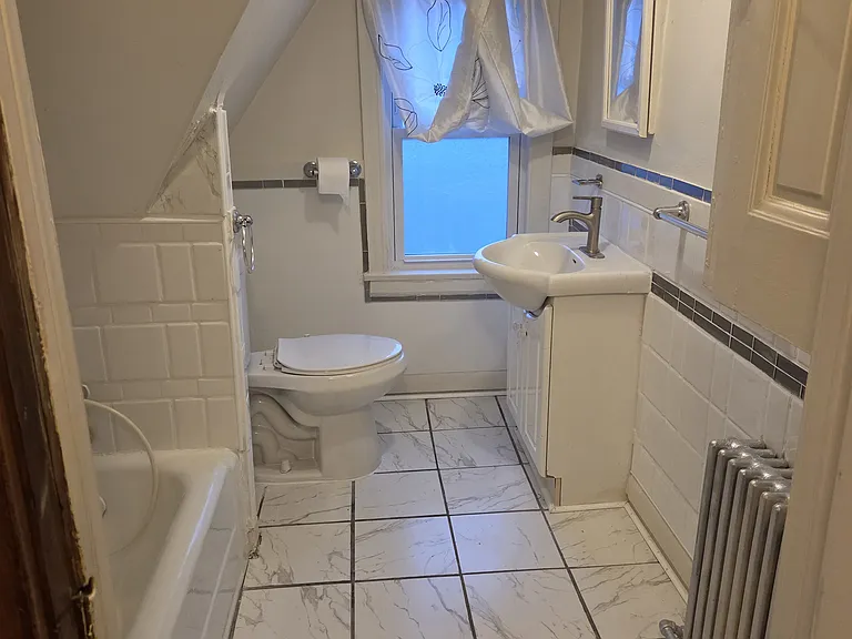 390 W 16th St #2B — Photo 7