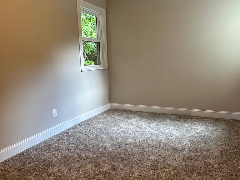 526 Beech St — Photo 12