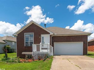 6 Emerald Dr, Maumelle, AR 72113