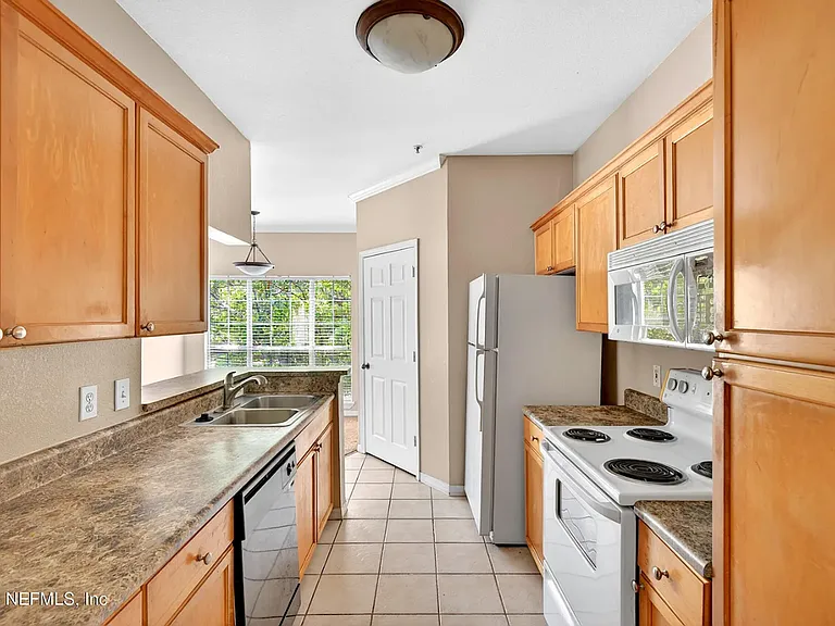 10961 Burnt Mill Rd #1328 — Photo 7