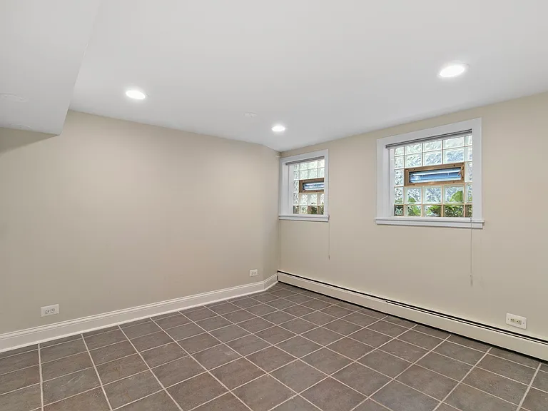 1031 Wesley Ave #1 — Photo 15
