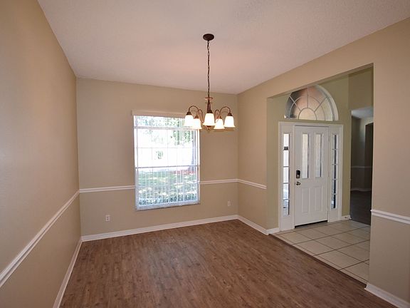 2nd image of 503 Yorkshire Dr