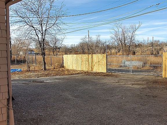 2nd image of 1617 Evergreen St