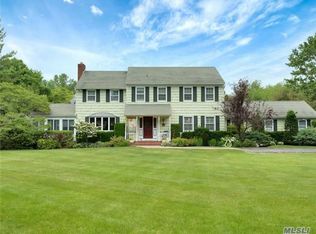 2 Revere Ct, Upper Brookville, NY 11545