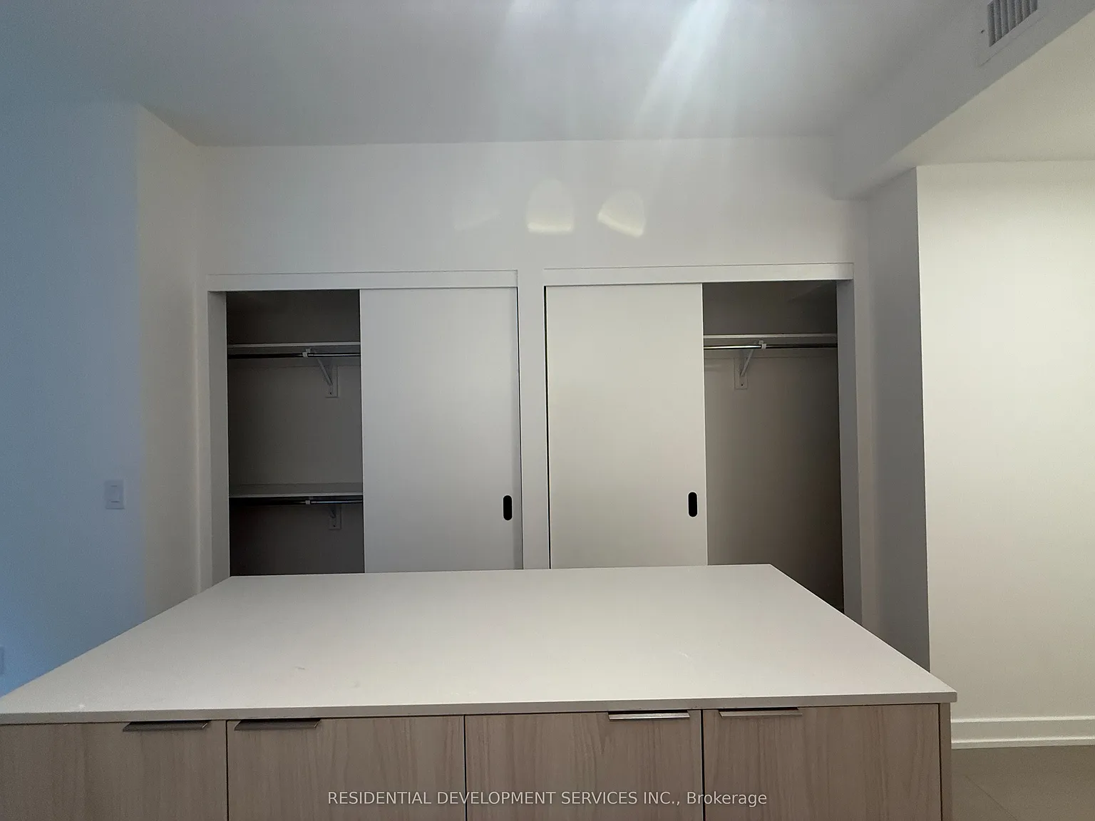 123 Portland Condos — Photo 3