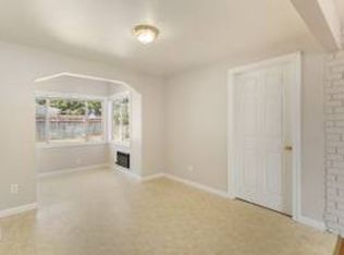 17709 SE Lincoln St, Portland, OR