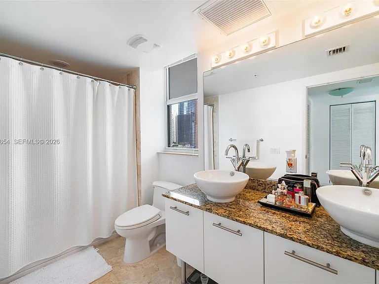 41 SE 5th St #1202 — Photo 18