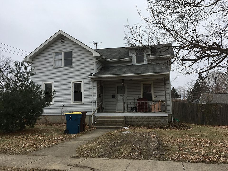 Covered front porch.