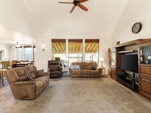 4th image of 407 Herzog Blvd