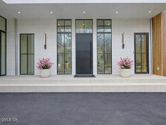 4th image of 41 Mohawk Ln