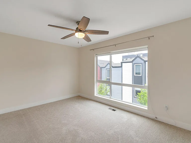 5586 W 11th Pl — Photo 8