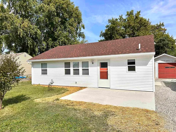 2204 E 23rd St, Muncie, IN 47302
