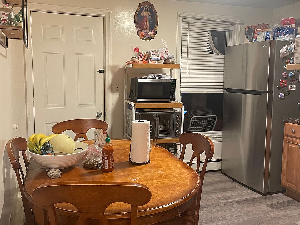 2nd image of 131 Brooks St #1
