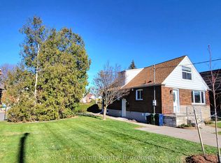 6 Gardens Cres #BASEMENT, Toronto, ON M4B1T5