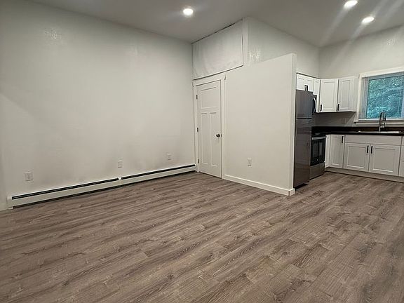 3rd image of 1994 Badger Rd #4