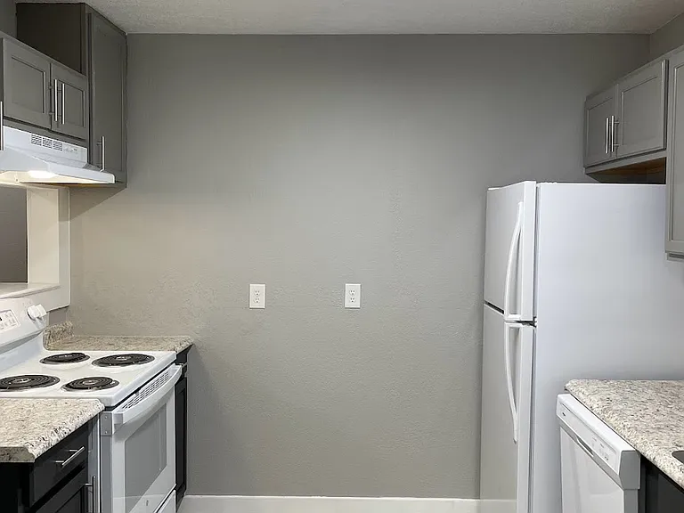 Park Place Apartments — Photo 41