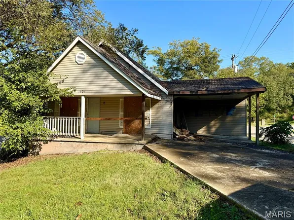 1401 Grove St, Poplar Bluff, MO 63901