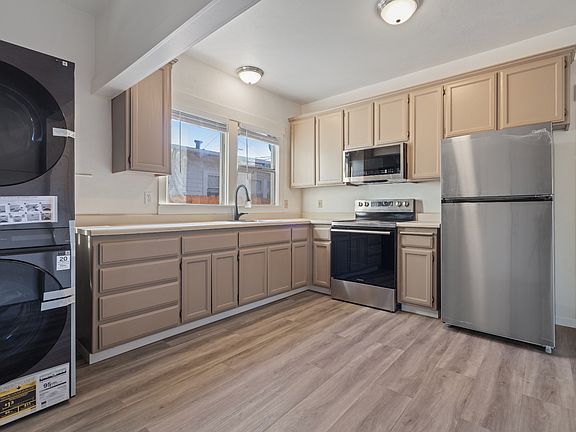 2nd image of 94 Oakes Blvd