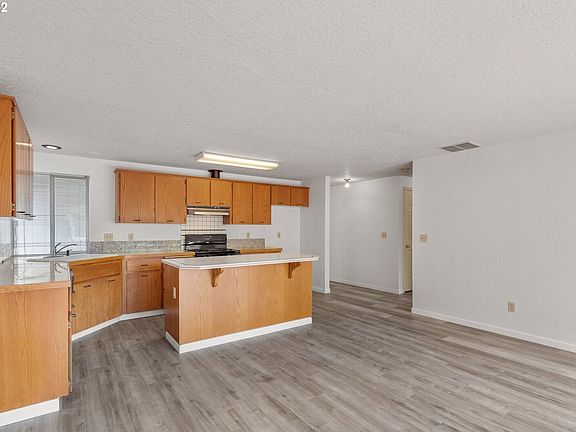 2nd image of 1804 SE 158th Ave