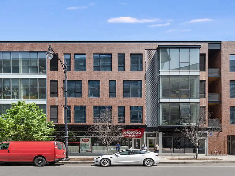 853 N Larrabee St — Photo 25