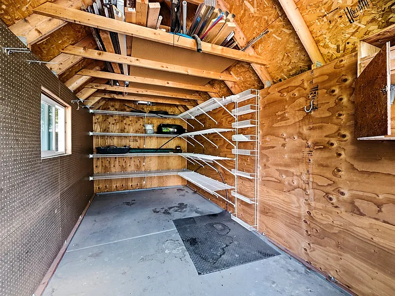2480 Eastbourne Dr — Photo 35
