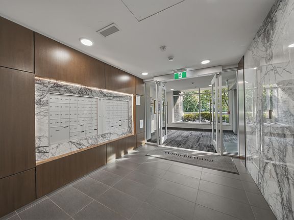 3rd image of 5058 Cambie St #206