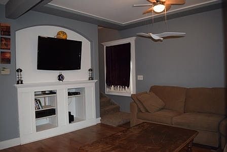 3rd image of 2129 E Vollmer Ave