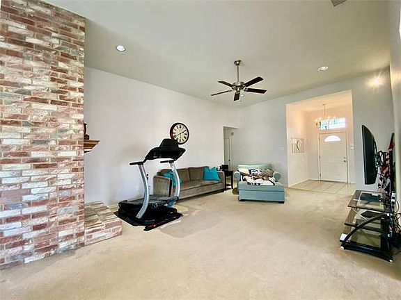 4th image of 4310 Lakehill Dr