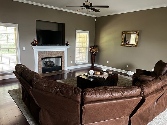 4th image of 6817 Abbey Trace Dr