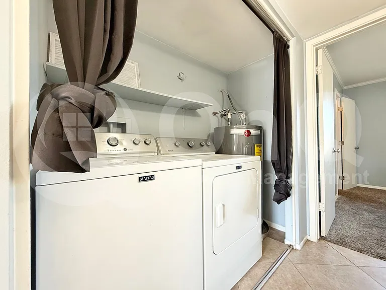 8051 N 32nd Ln — Photo 15