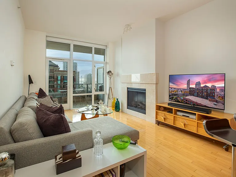 550 Front St #907 — Photo 6