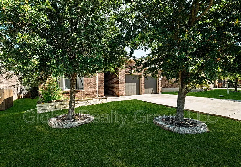 4610 Sebastian Oak — Photo 31
