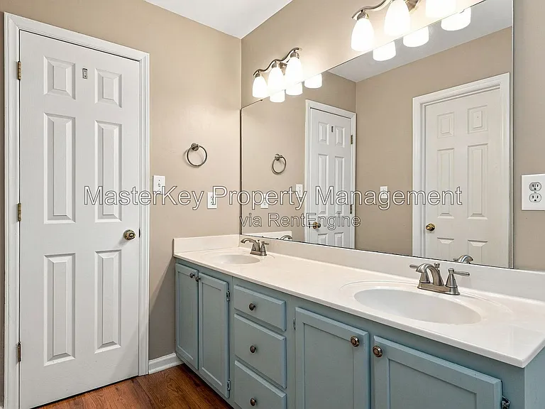 217 Riverwalk Cir — Photo 14