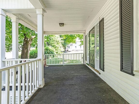 3rd image of 1347 Main St
