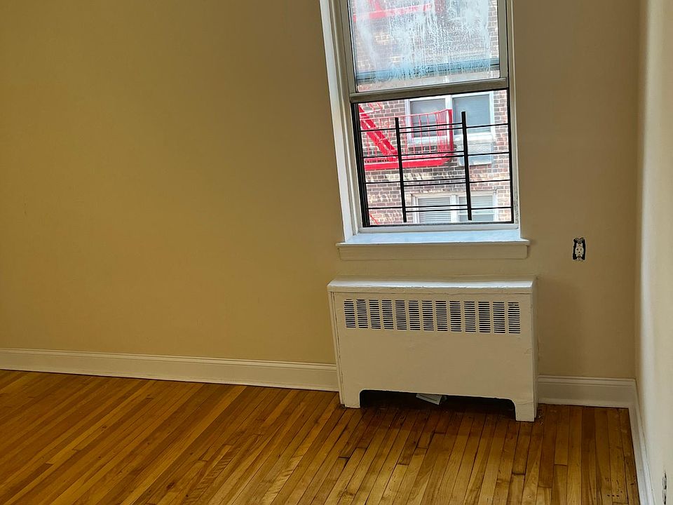1st image of 14311 Barclay Ave APT 4D
