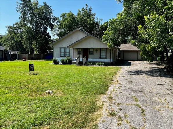 204 E Haning St, Howe, TX 75459