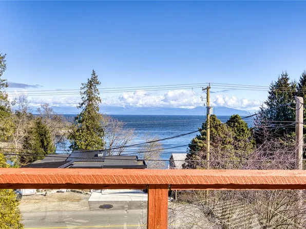 3971 Hammond Bay Rd, Nanaimo, BC V9T 1G4